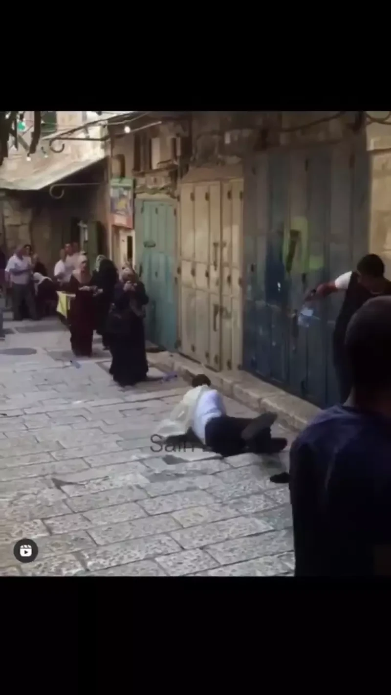 Bazrouk shares video on Instagram Sep 15 2021_Bazrouk shares video of Arabs assaulting a Jewish man.mp4 _#52